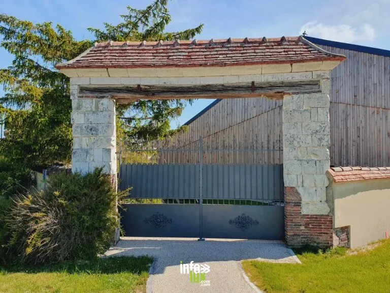 La Ferme de la Diligence (Distributeur automatique) à Aubeterre