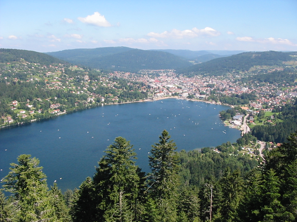Vue du lac de Gérardmer depuis Mérelle, Vosges Vue du lac de Gérardmer depuis Mérelle, Vosges