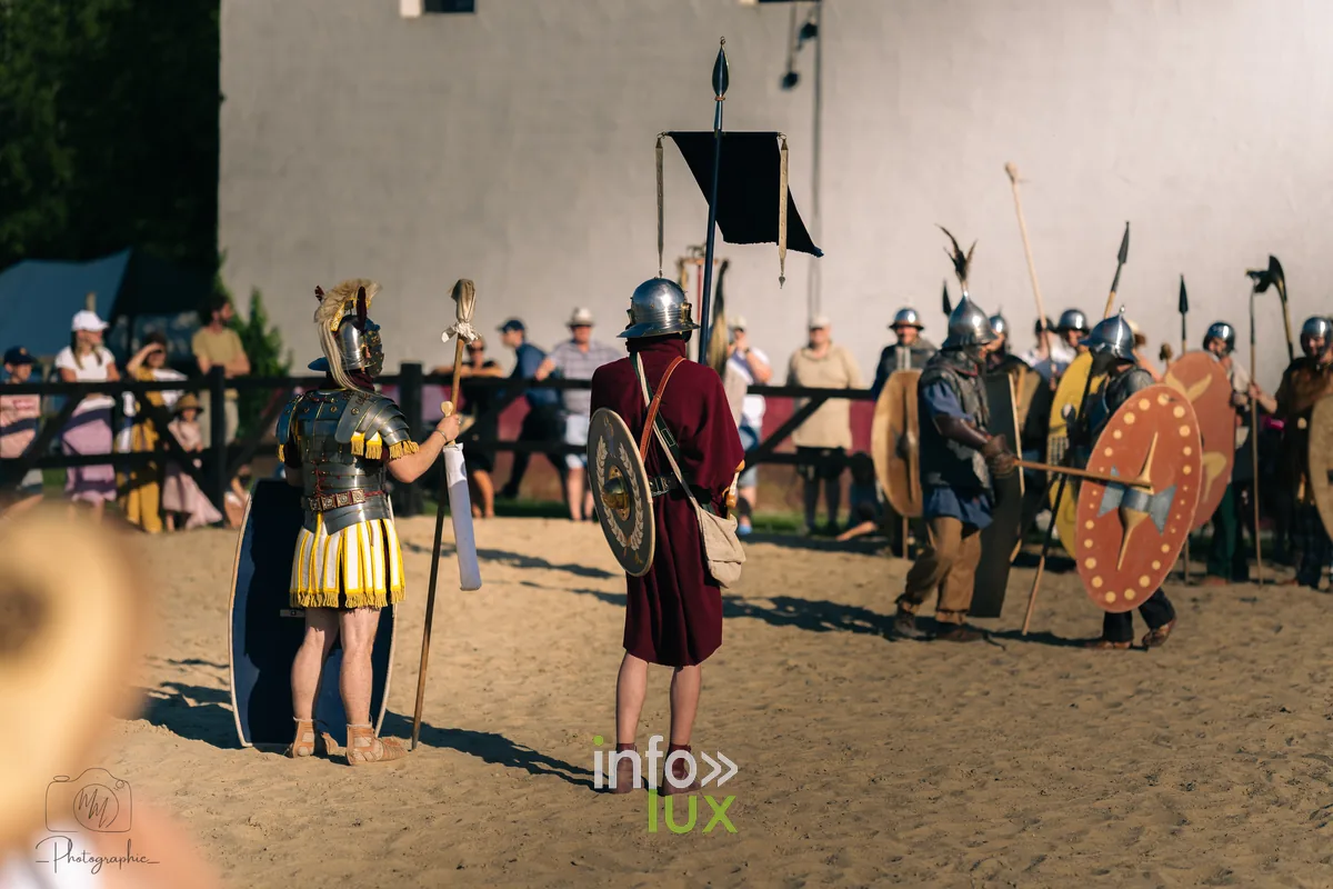 Légionnaires en formation avant l'affrontement à Malagne