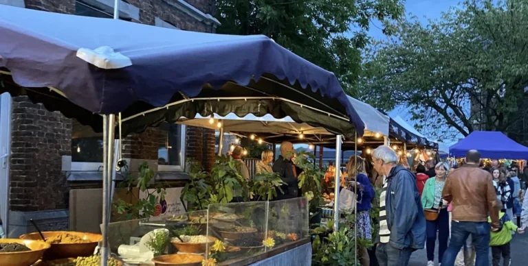 Jemeppe-sur-Sambre > Marché > Marché Artisanal à la lumière des lampions