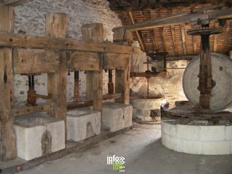 Moulin à huile et à farine