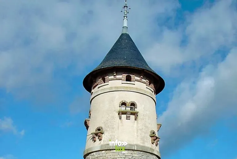 Pigeonnier de la ferme du château de Savigny à Savigny
