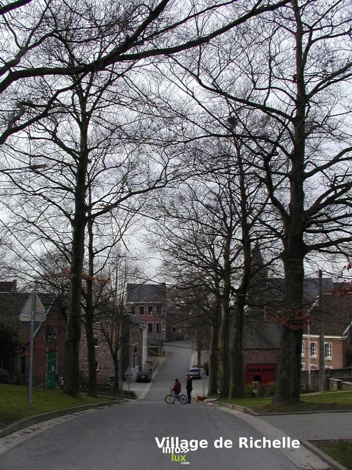 Affiche officielle Promenade guidée 2026 : découverte du village le plus convivial de Wallonie à Richelle