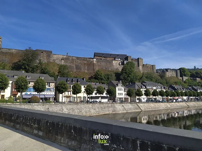 La Roche des Fées à Bouillon : petite randonnée de 1,5 km au fil de l'eau