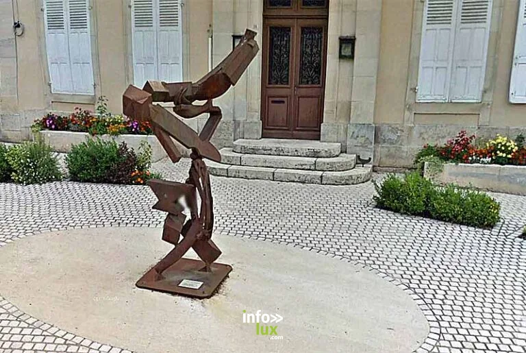 Sculpture Charles Auer à Occey
