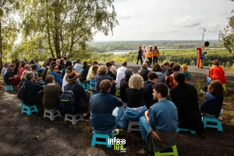Dour > Sortie > Soulever des Montagnes – Déambulation théâtrale sur les terrils du bassin minier 2026