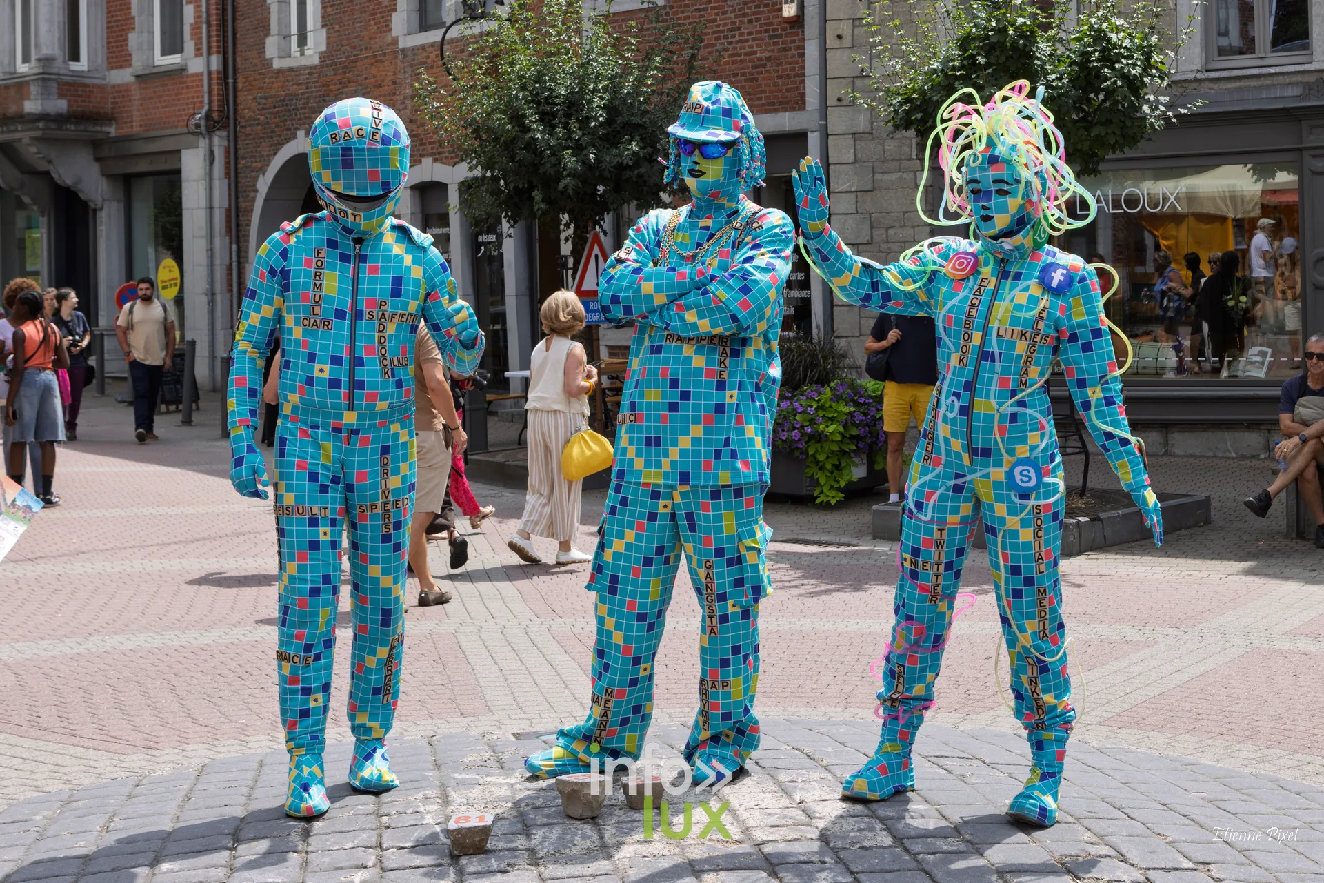 Statue vivante au festival Statues en Marche 2026 a Marche-en-Famenne, photo Etienne Pixel