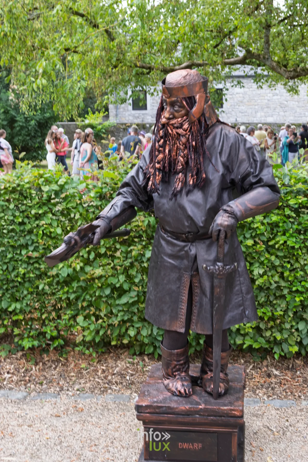 Statue vivante au festival Statues en Marche 2026 a Marche-en-Famenne, photo Etienne Pixel