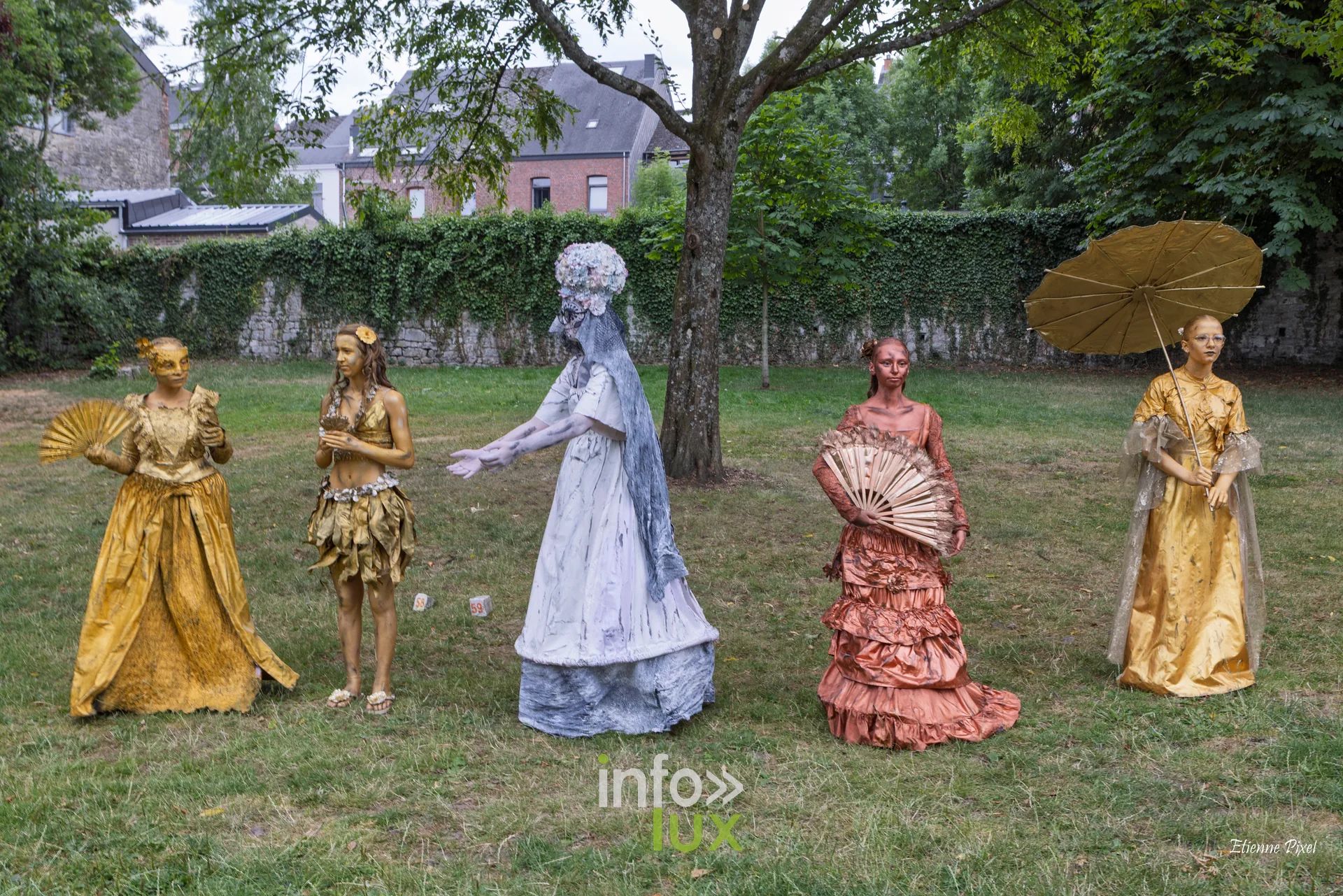 Statue vivante au festival Statues en Marche 2026 a Marche-en-Famenne, photo Etienne Pixel