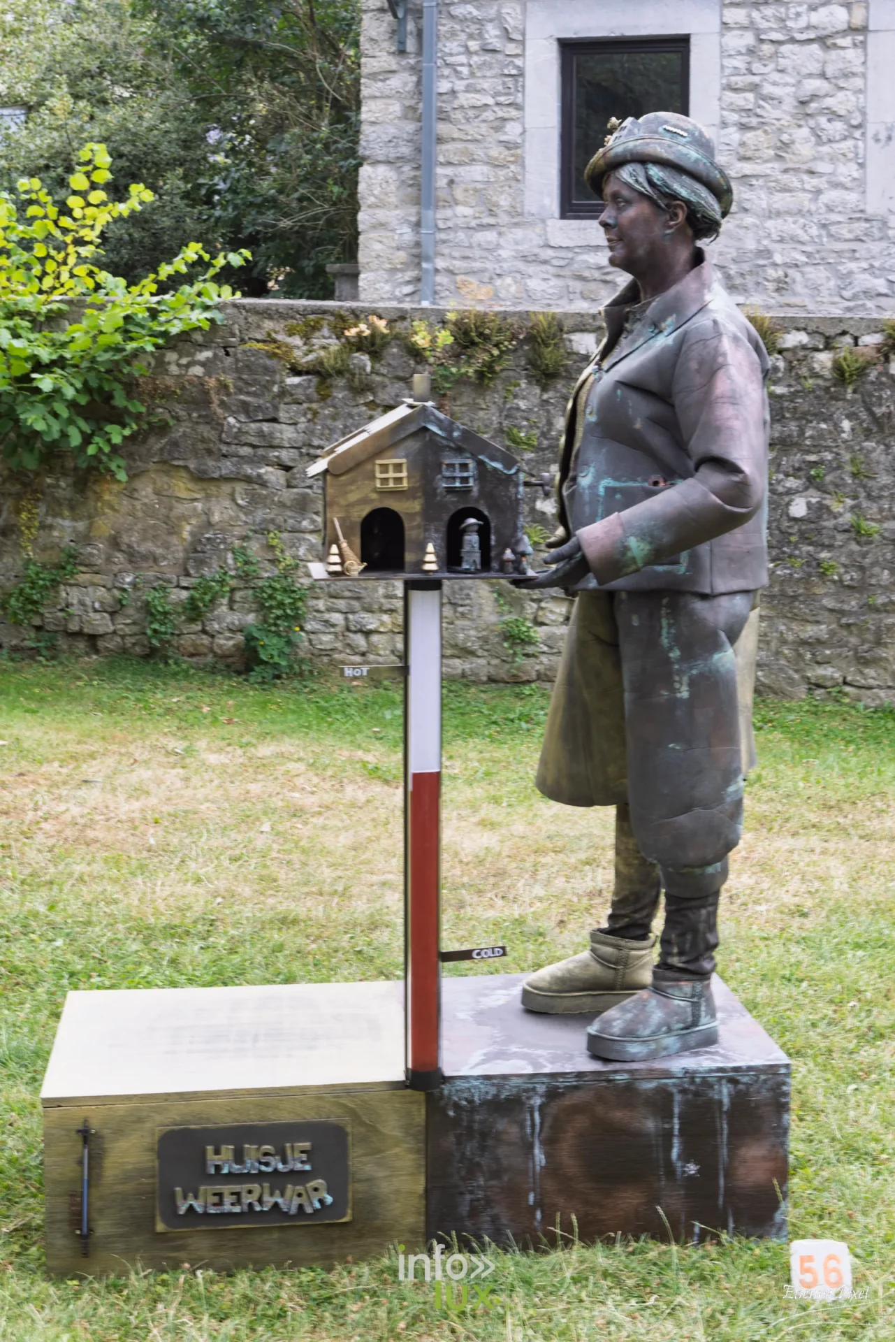 Statue vivante au festival Statues en Marche 2026 a Marche-en-Famenne, photo Etienne Pixel
