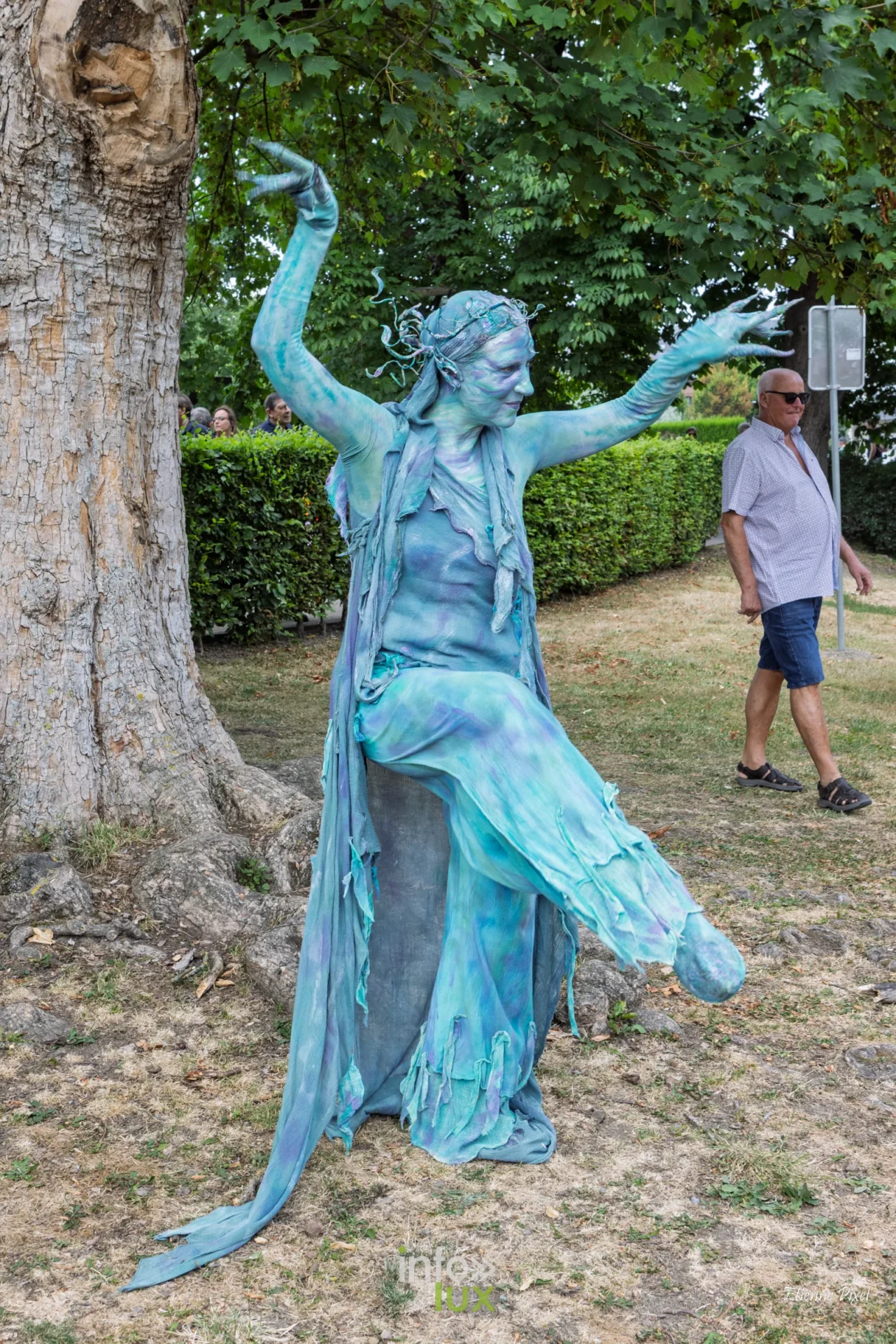 Statue vivante au festival Statues en Marche 2026 a Marche-en-Famenne, photo Etienne Pixel