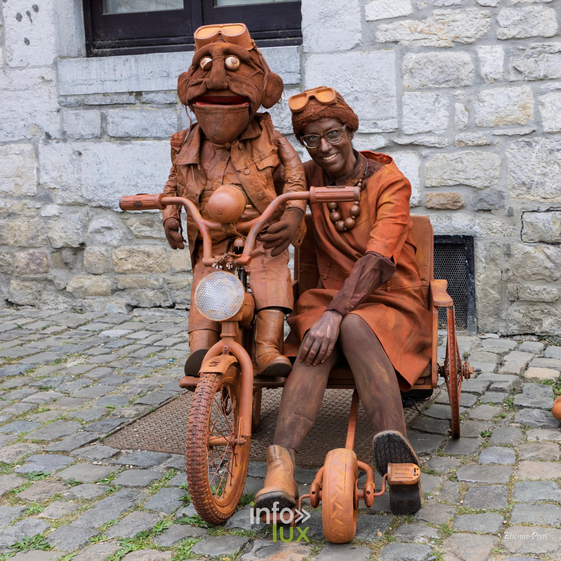 Statue vivante au festival Statues en Marche 2026 a Marche-en-Famenne, photo Etienne Pixel