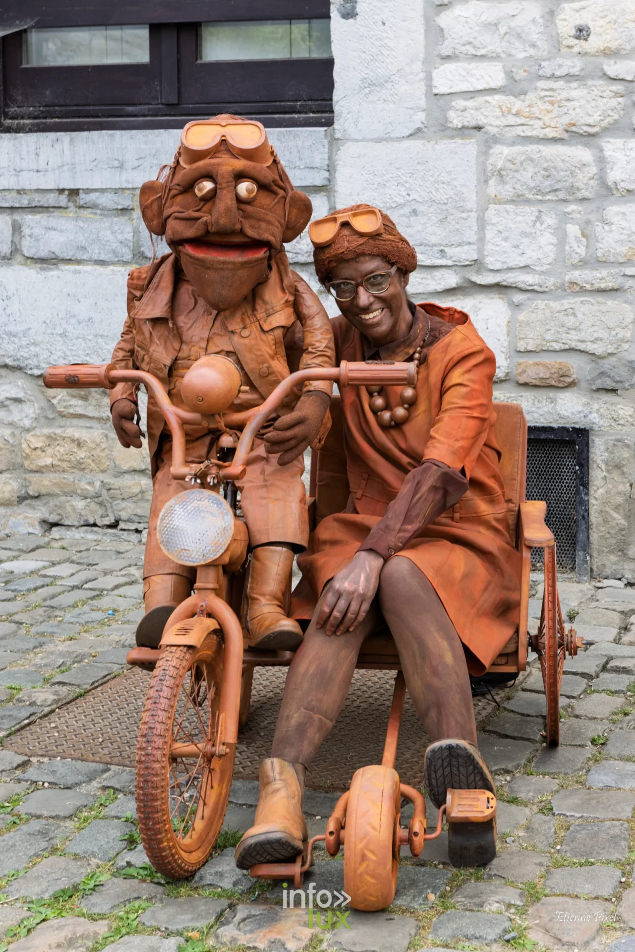 Statue vivante au festival Statues en Marche 2026 a Marche-en-Famenne, photo Etienne Pixel