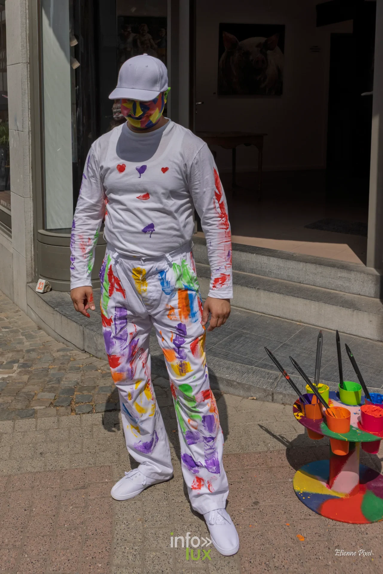 Statue vivante au festival Statues en Marche 2026 a Marche-en-Famenne, photo Etienne Pixel