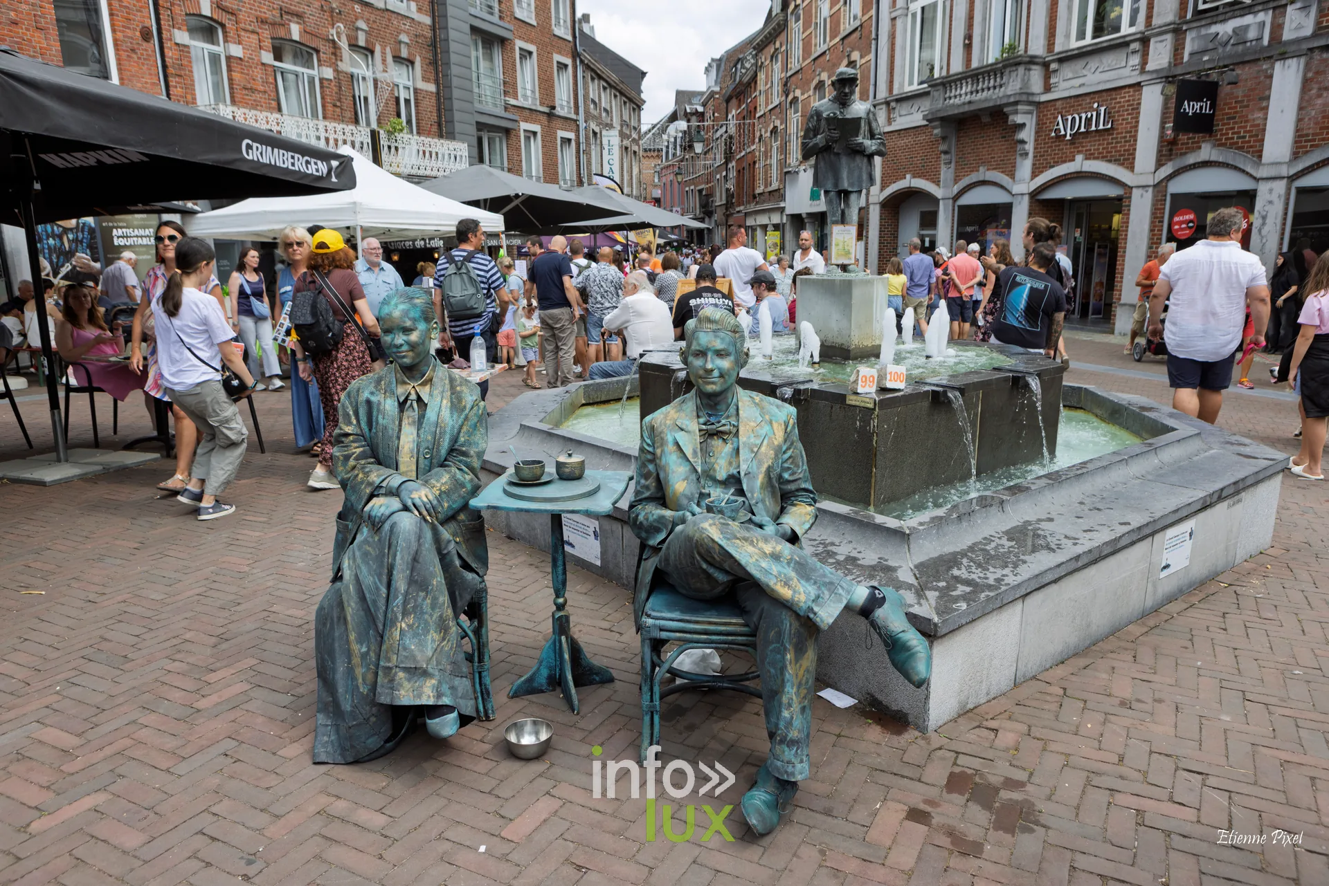 Statue vivante au festival Statues en Marche 2026 a Marche-en-Famenne, photo Etienne Pixel