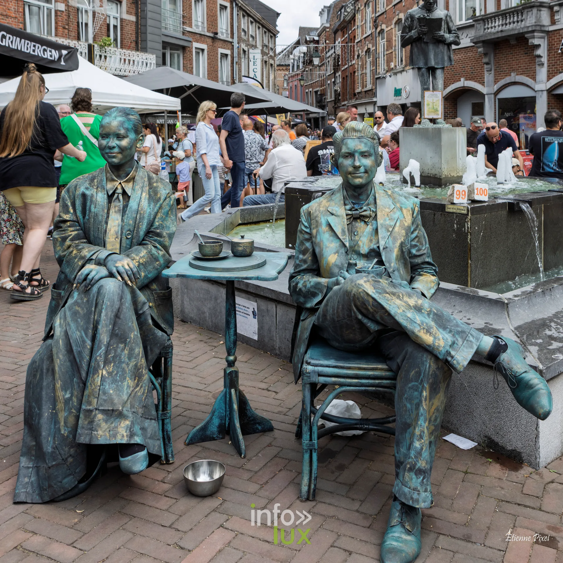 Statue vivante au festival Statues en Marche 2026 a Marche-en-Famenne, photo Etienne Pixel