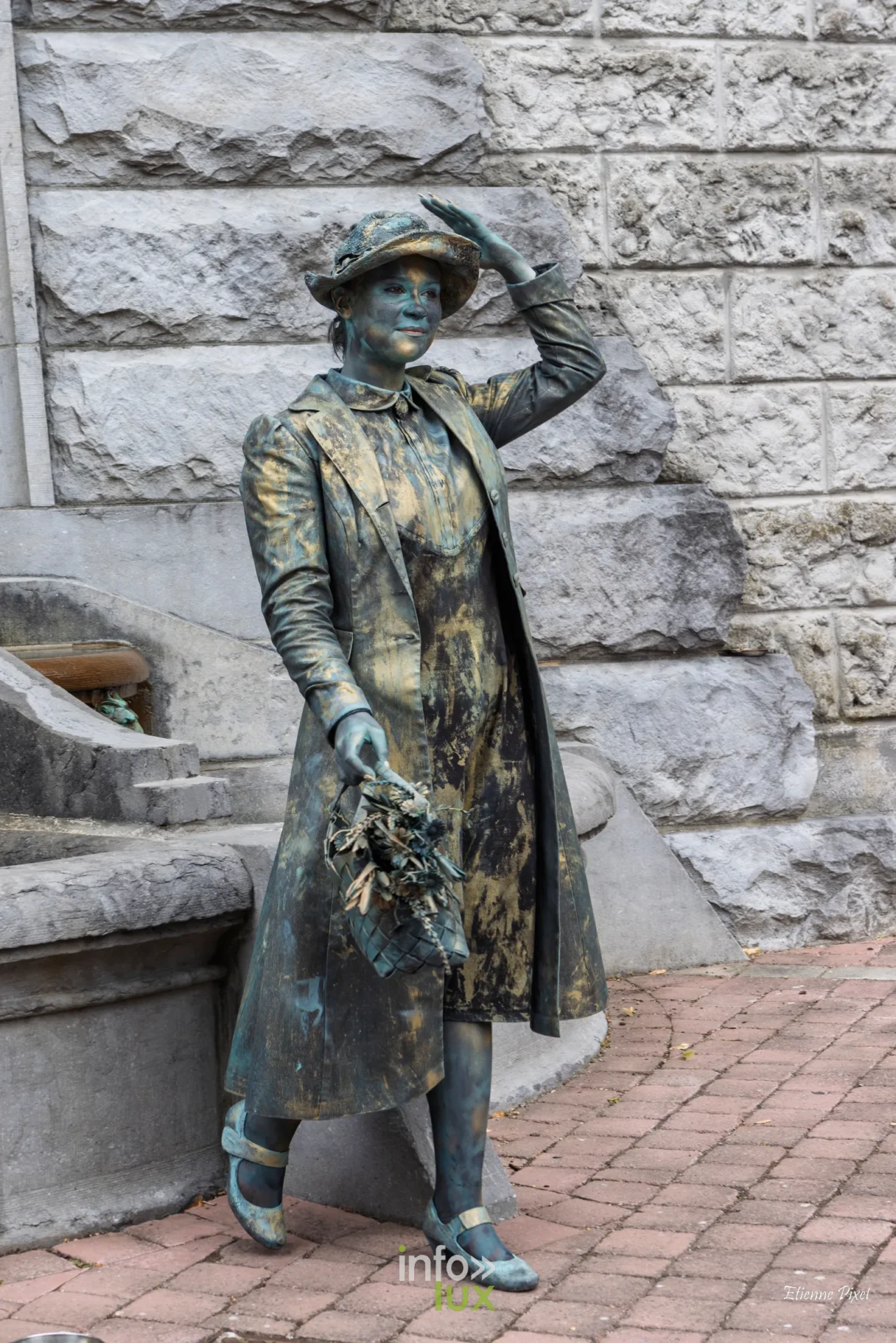 Statue vivante au festival Statues en Marche 2026 a Marche-en-Famenne, photo Etienne Pixel