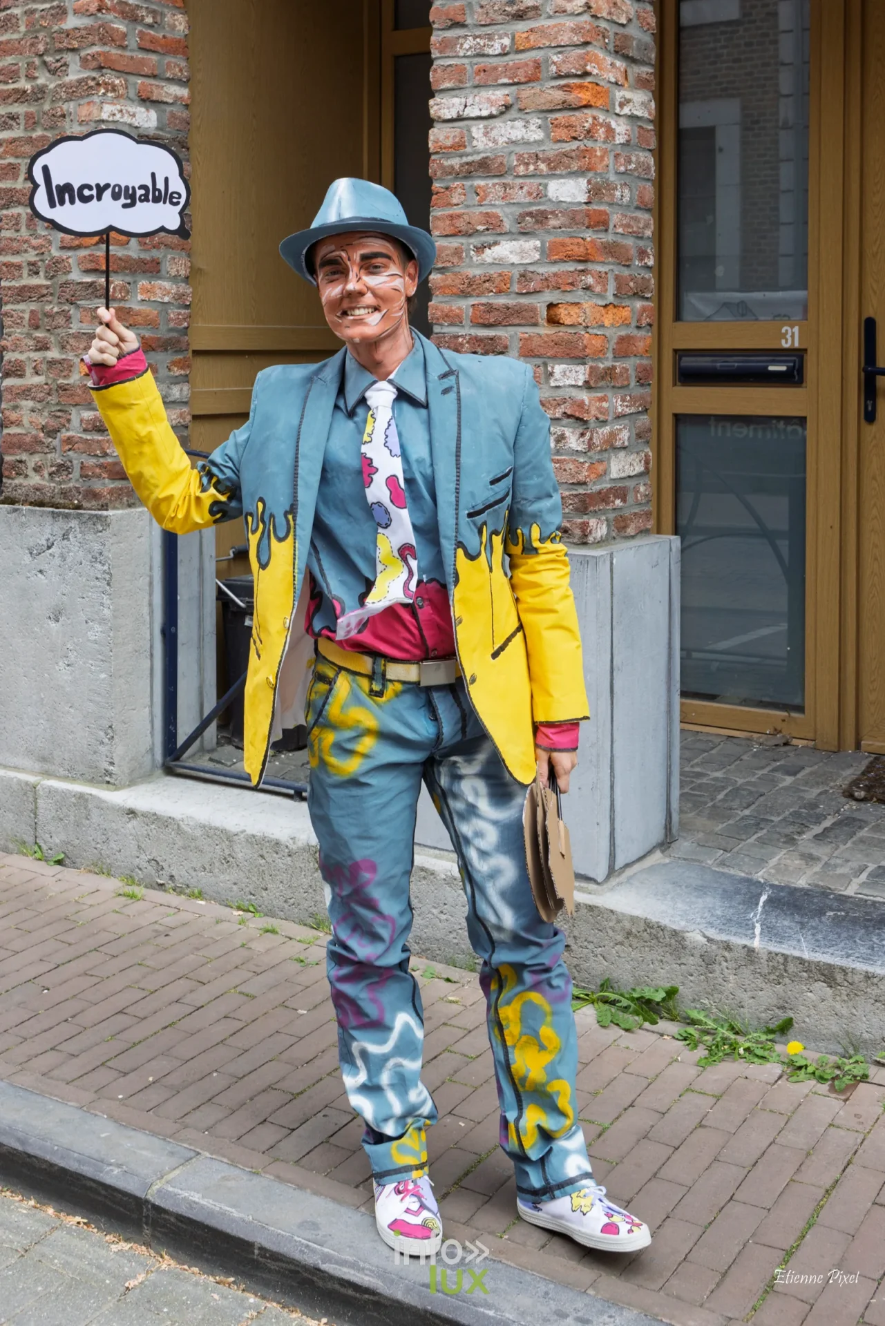 Statue vivante au festival Statues en Marche 2026 a Marche-en-Famenne, photo Etienne Pixel
