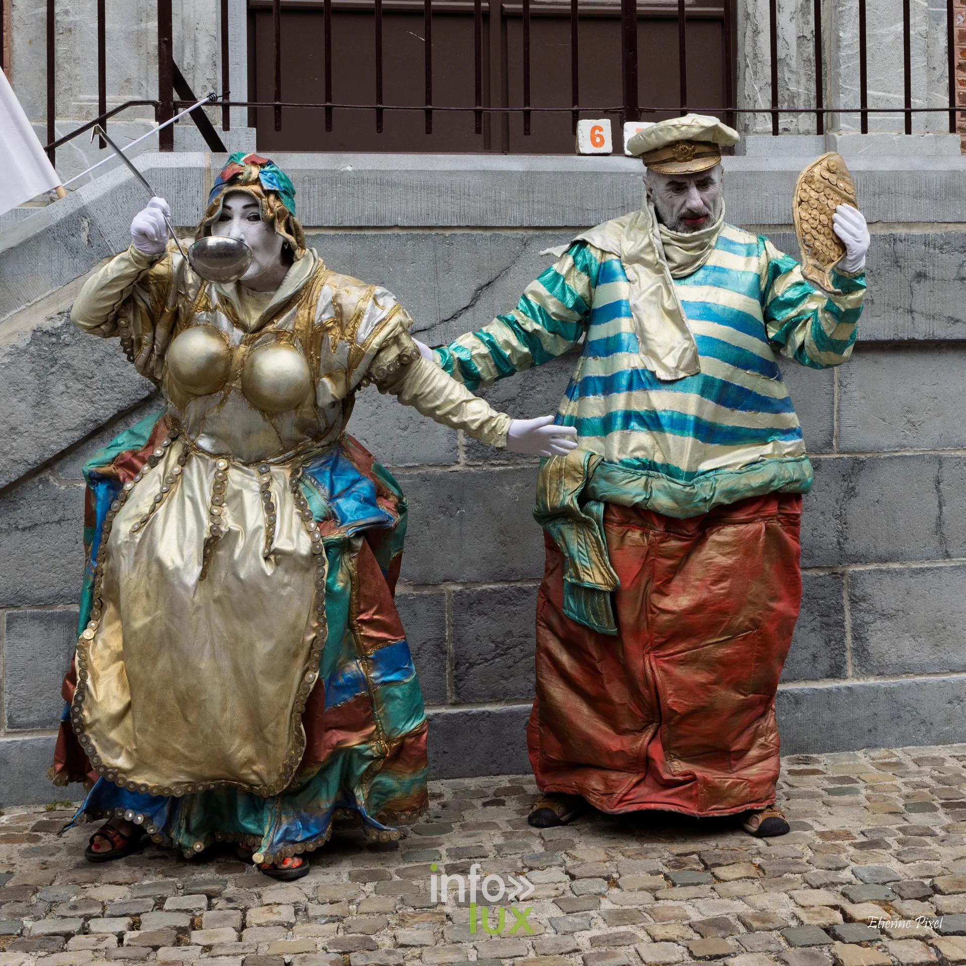 Statue vivante au festival Statues en Marche 2026 a Marche-en-Famenne, photo Etienne Pixel