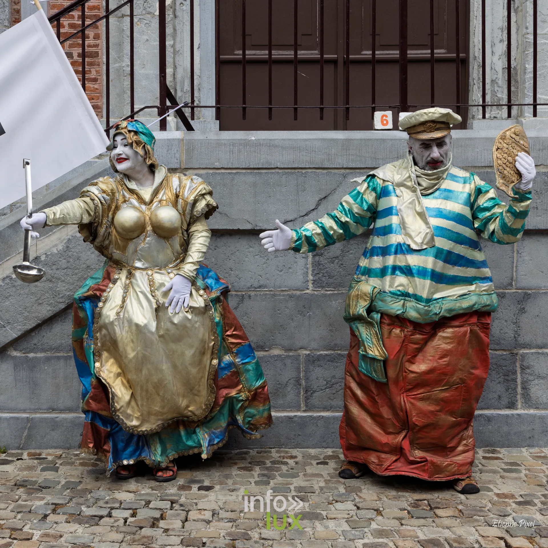 Statue vivante au festival Statues en Marche 2026 a Marche-en-Famenne, photo Etienne Pixel