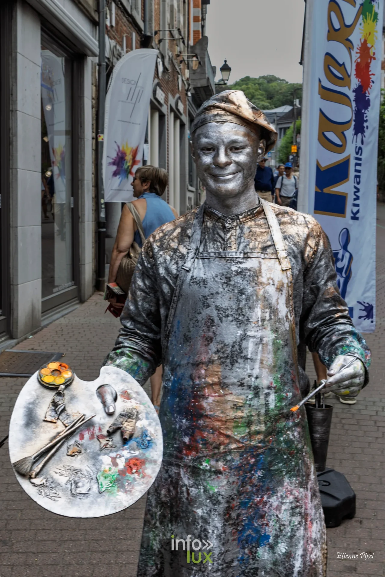 Statue vivante au festival Statues en Marche 2026 a Marche-en-Famenne, photo Etienne Pixel