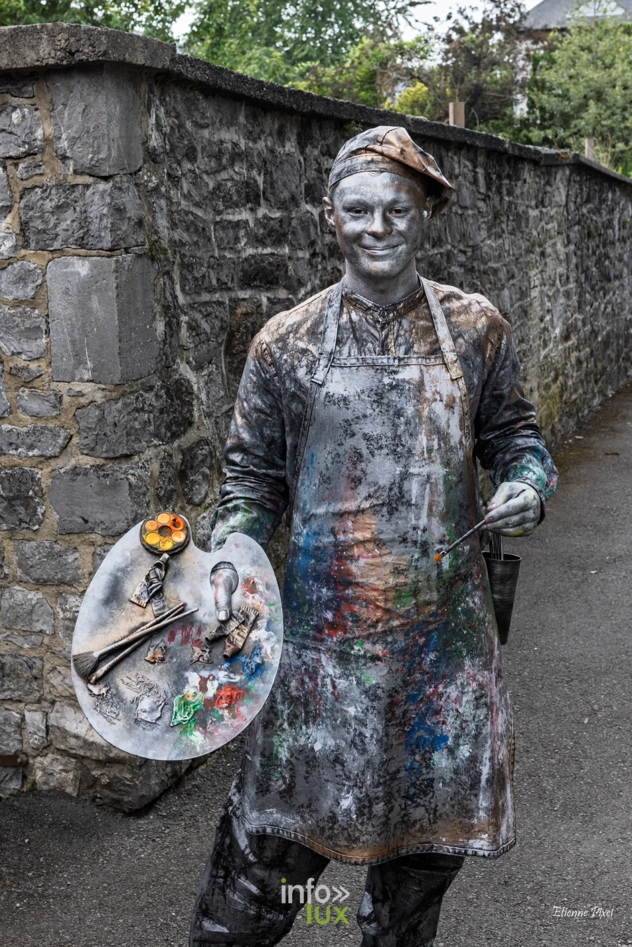 Statue vivante au festival Statues en Marche 2026 a Marche-en-Famenne, photo Etienne Pixel