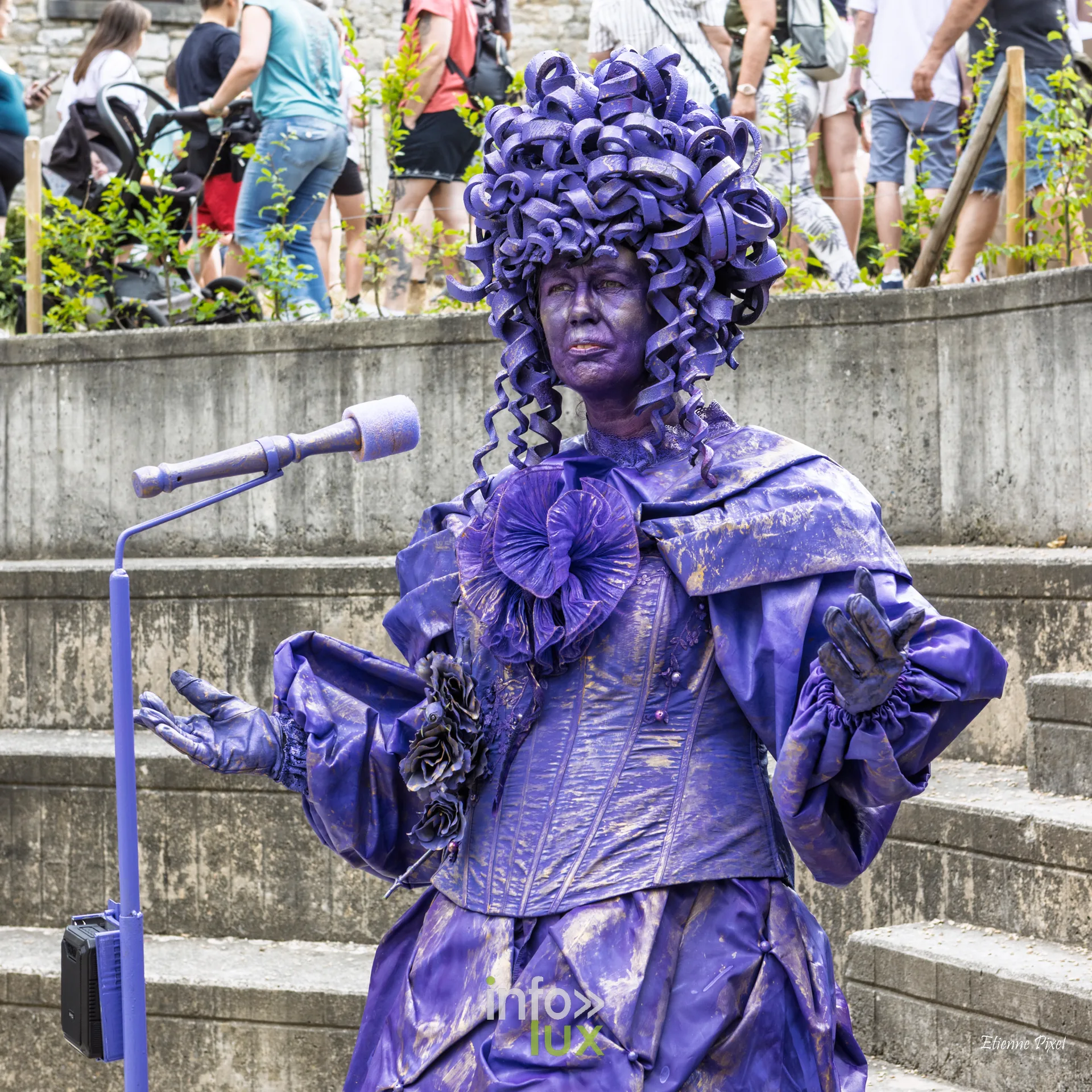 Statue vivante au festival Statues en Marche 2026 a Marche-en-Famenne, photo Etienne Pixel