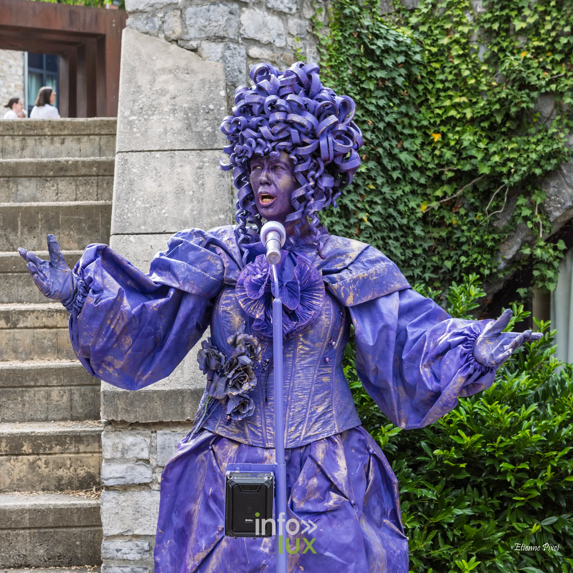 Statue vivante au festival Statues en Marche 2026 a Marche-en-Famenne, photo Etienne Pixel