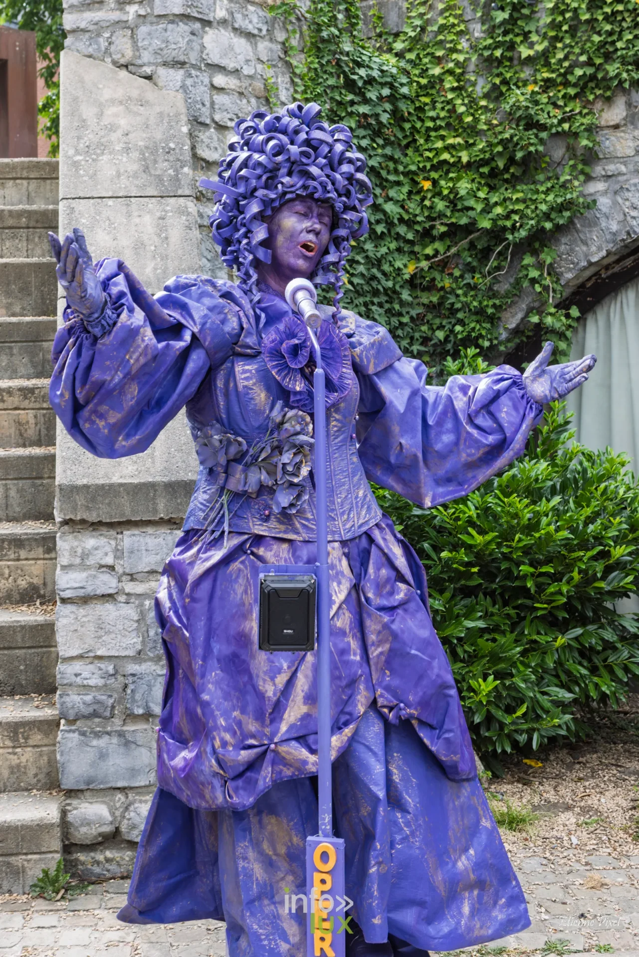 Statue vivante au festival Statues en Marche 2026 a Marche-en-Famenne, photo Etienne Pixel