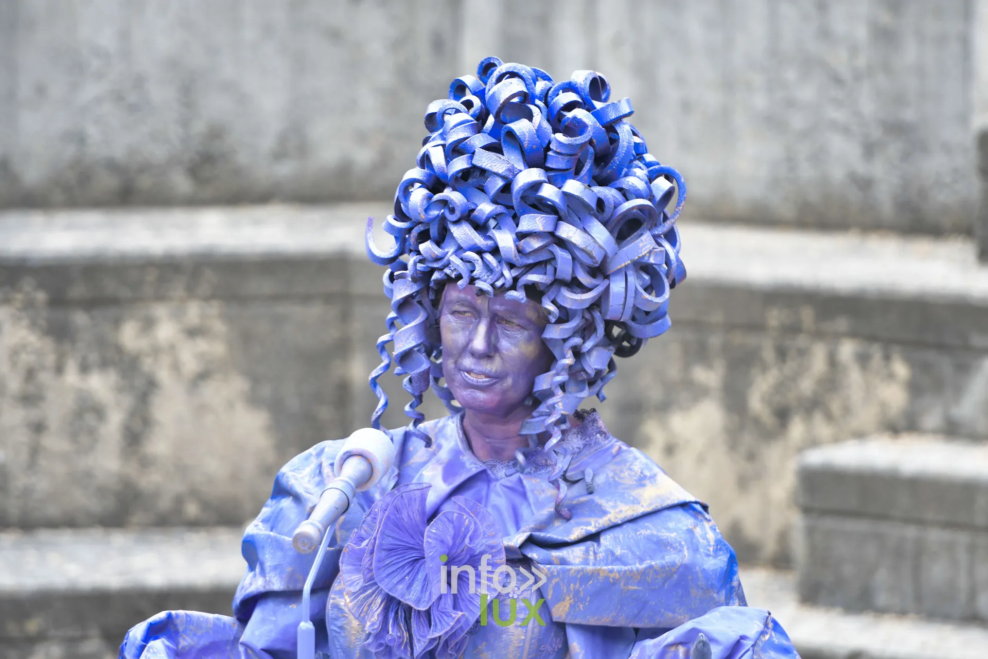 Statue vivante aux Statues en Marche 2026, festival de Marche-en-Famenne