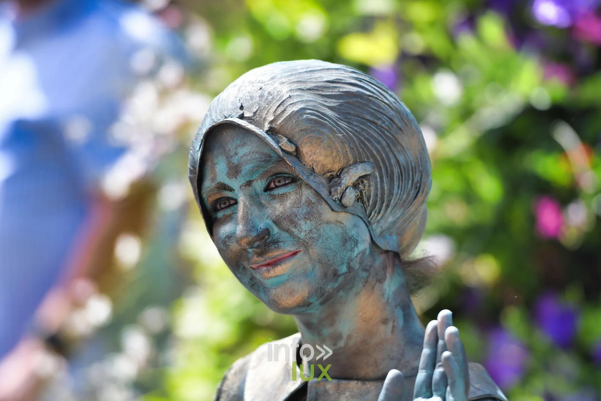Statue vivante aux Statues en Marche 2026, festival de Marche-en-Famenne