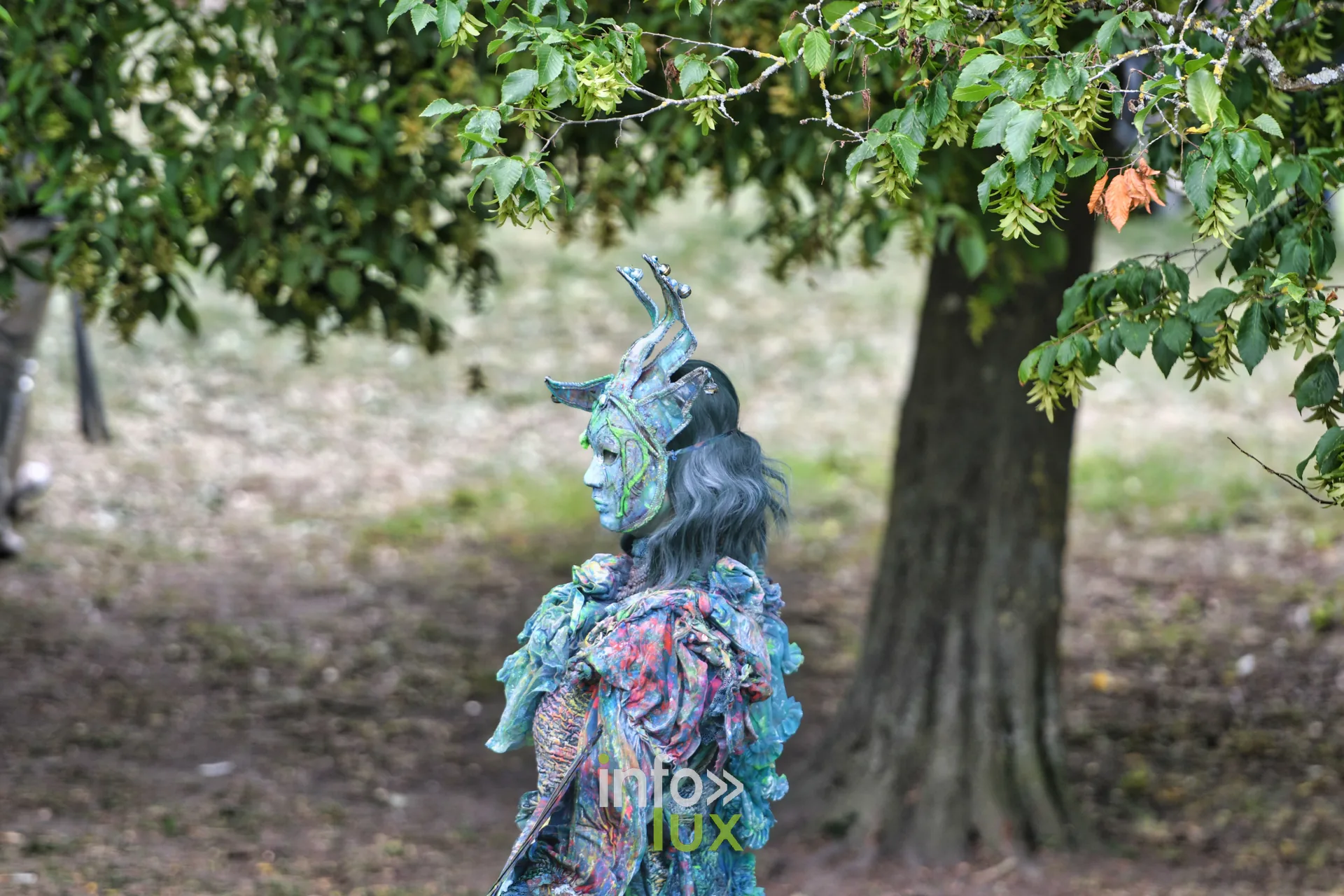 Statue vivante aux Statues en Marche 2026, festival de Marche-en-Famenne