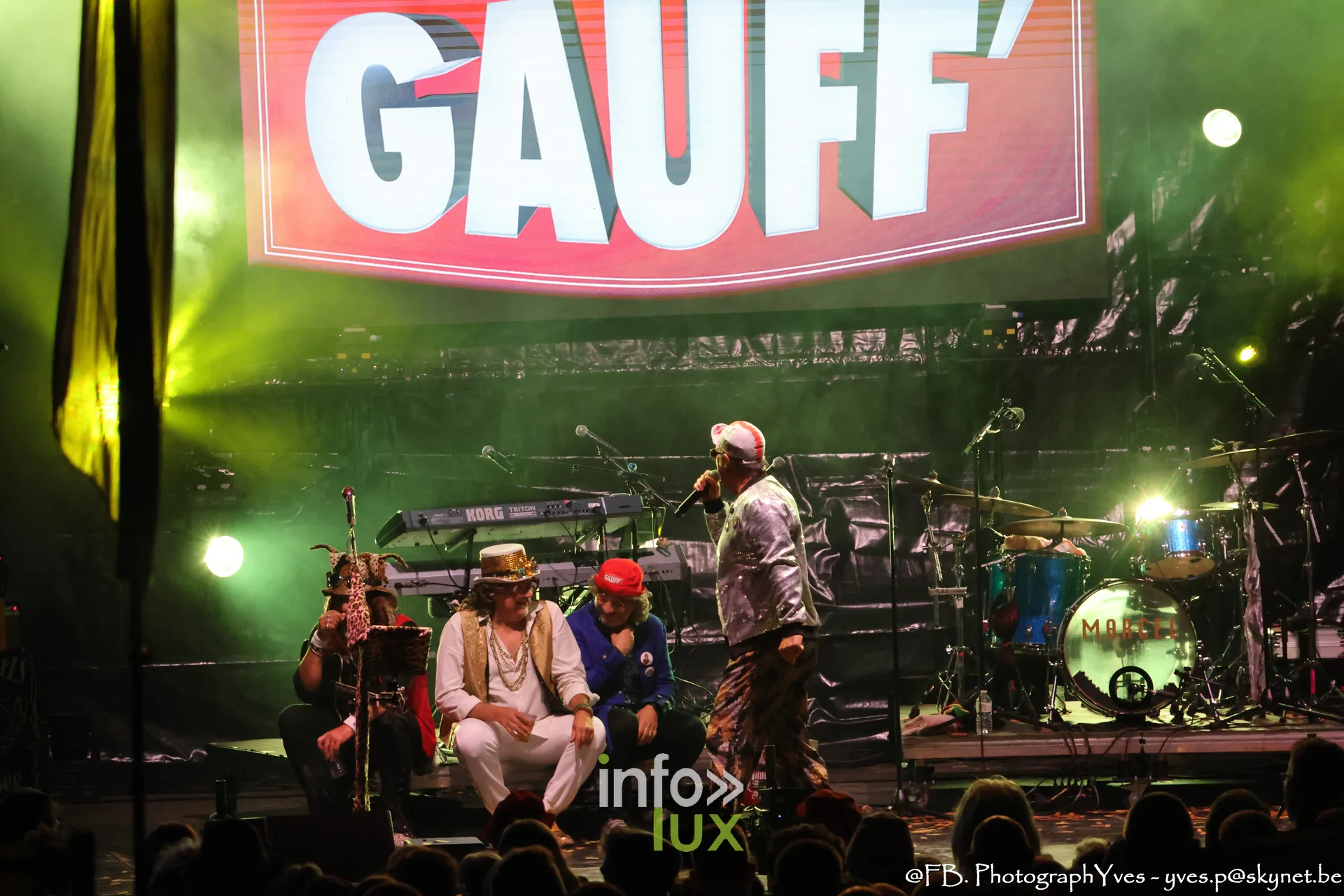Les musiciens des Gauff' reunis sur scene devant la batterie Marcel a Tellin