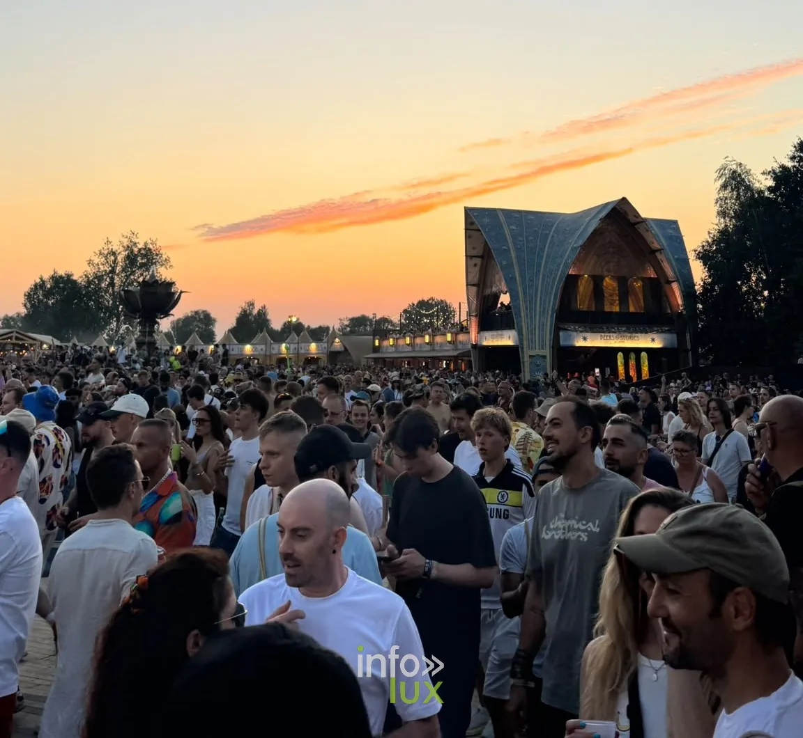 Ambiance et scènes du festival Tomorrowland 2026 à Boom, édition Consciencia