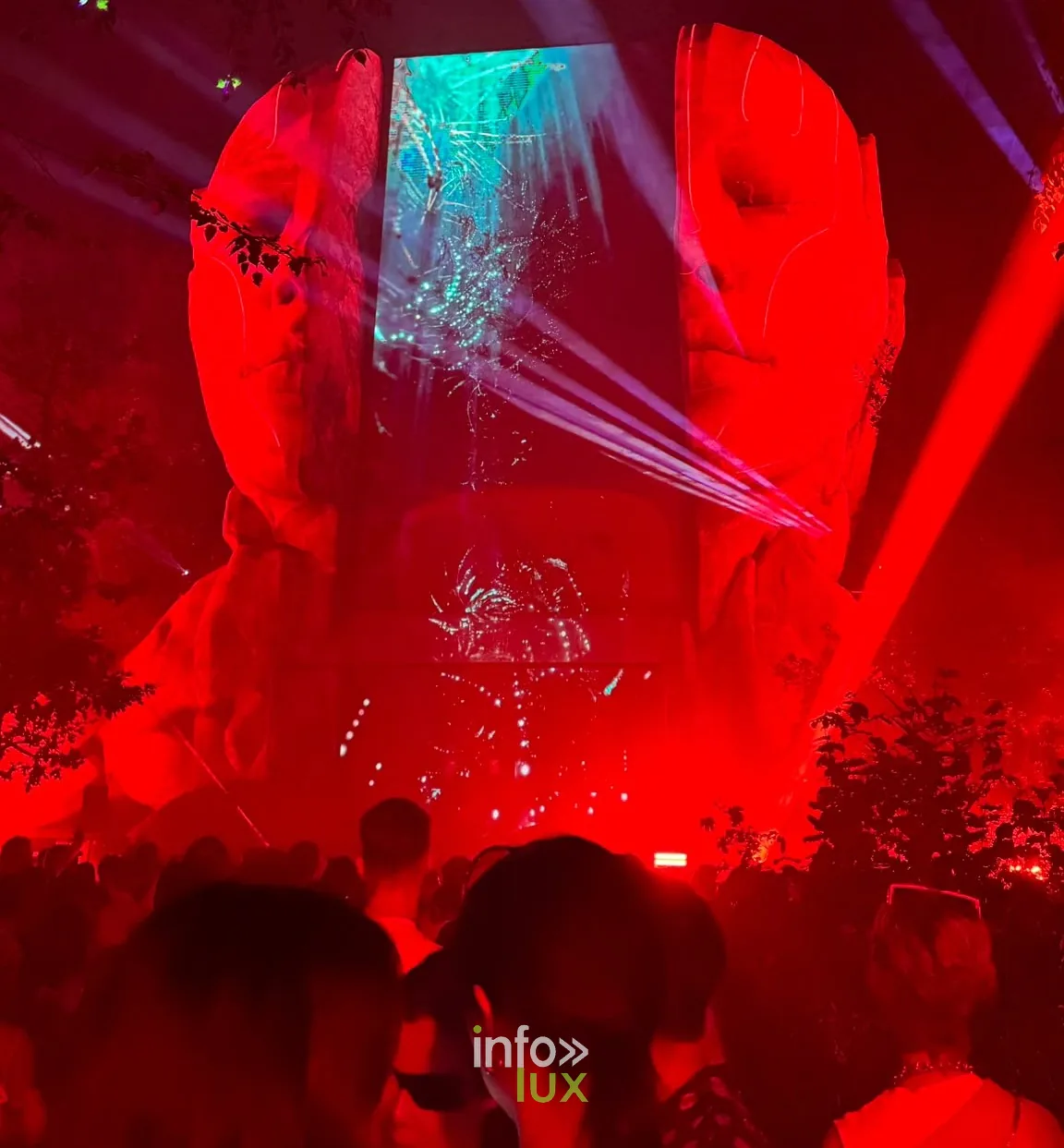 Ambiance et scènes du festival Tomorrowland 2026 à Boom, édition Consciencia