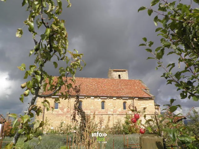 Église romane à Mont-Saint-Martin
