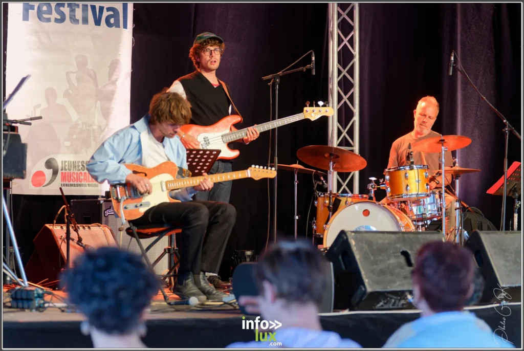 Concert du Gaume Jazz Festival 2026 dans le parc de Rossignol — photo Gustave KABONGO