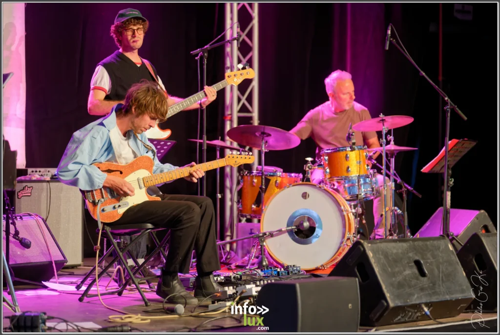 Concert du Gaume Jazz Festival 2026 dans le parc de Rossignol — photo Gustave KABONGO