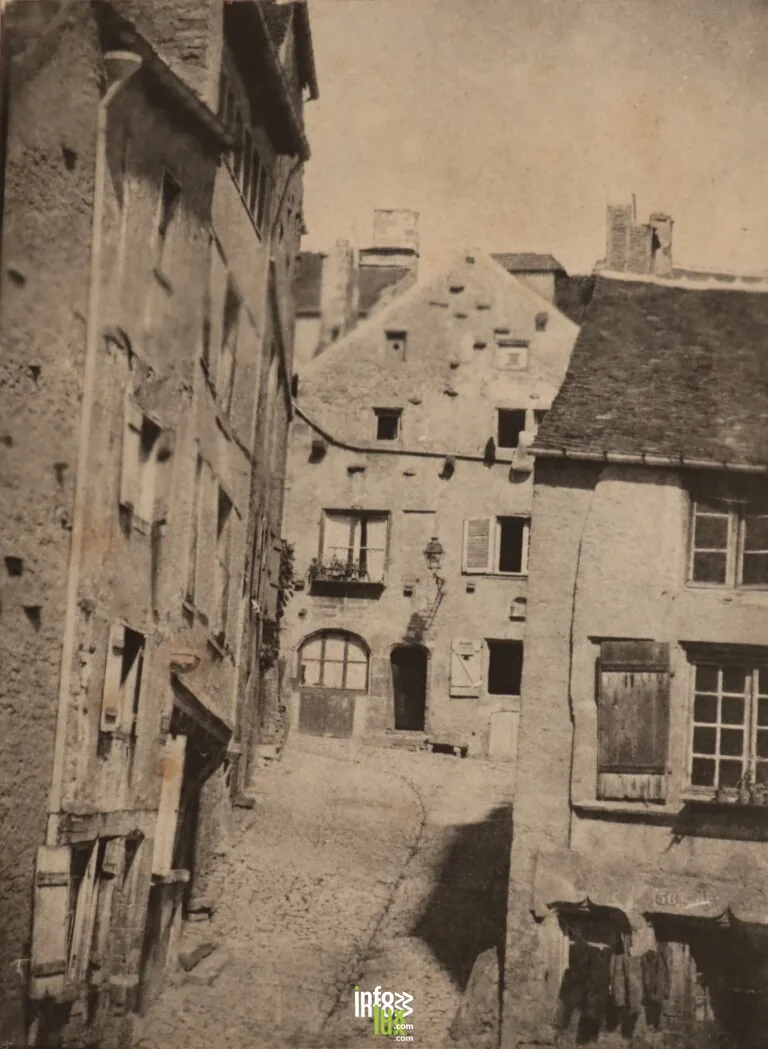 Langres > Patrimoine > À la découverte du quartier du Petit Cloître