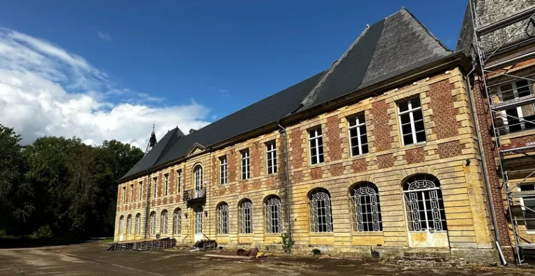Facade de l'abbaye Notre-Dame de Sept-Fontaines a Fagnon dans les Ardennes