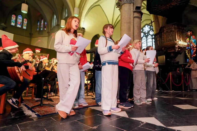 Les Feeries de Noel a l’eglise Saint-Etienne — Eglise Saint-Etienne, Braine-l'Alleud