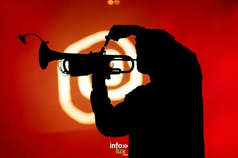 Musicien à la trompette pendant le concert de Bigflo et Oli à la Foire aux Vins d’Alsace 2026
