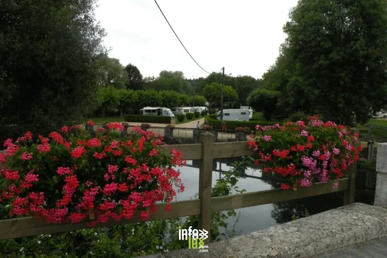 Camping "Le Vieux Moulin"