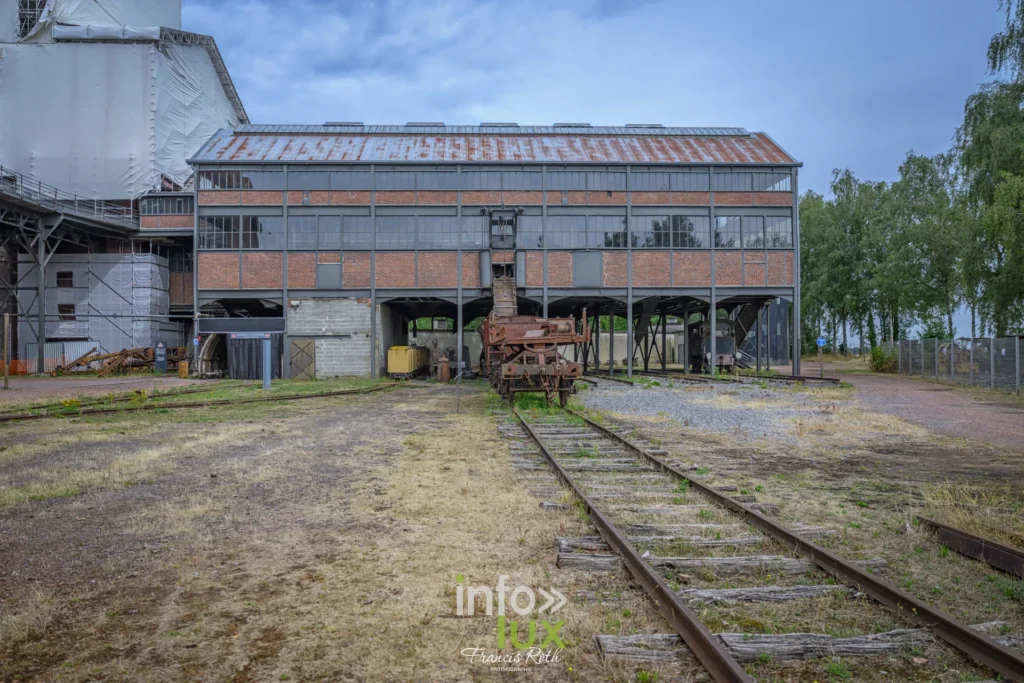 Bâtiments industriels et voies ferrées de la fosse Delloye à Lewarde