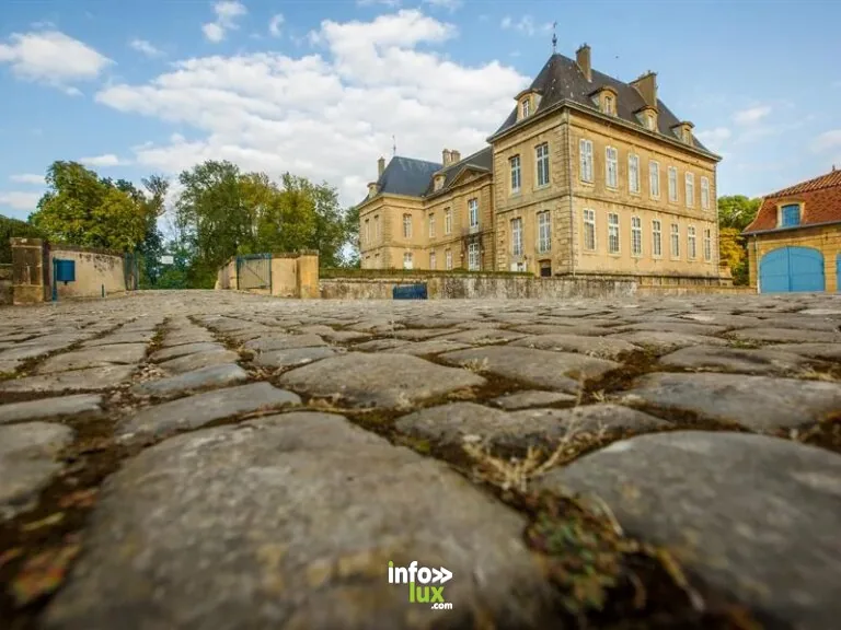 Château de la Grange à Manom