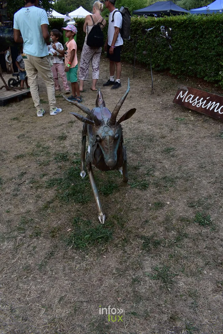 Sculptures et installations disséminées dans le village, Chassepierre 2026.
