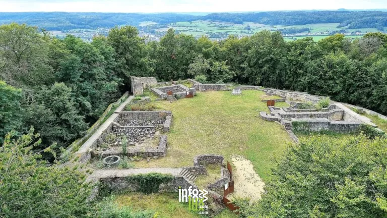 Château de Dudelange : les vestiges du Mont Saint-Jean au-dessus de la ville du fer