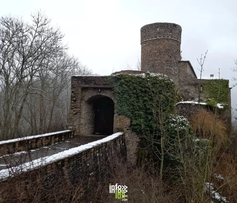 Château de Schuttbourg : les vestiges perchés de la vallée de la Clerve