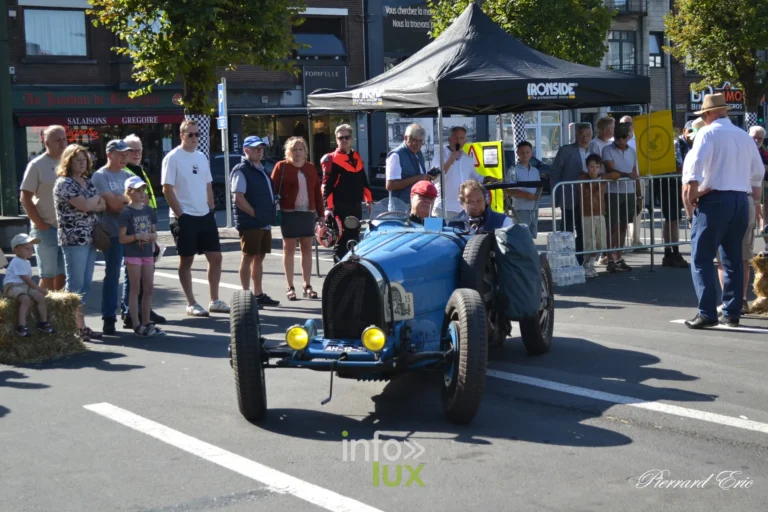 Voiture ancienne au depart du Circuit des Ardennes 2026, place McAuliffe a Bastogne (28)