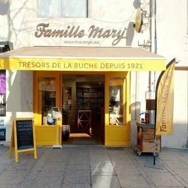 Nancy > Jeune public & Famille > Découvrez les richesses de la ruche dans les boutiques Famille Mary